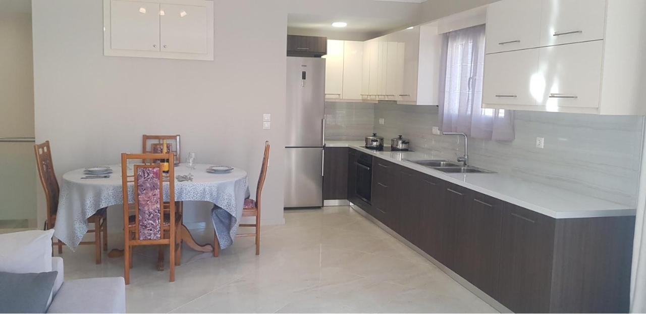 Harry'S Apartment Lefkimmi  Bagian luar foto