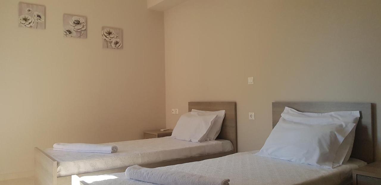 Harry'S Apartment Lefkimmi  Bagian luar foto